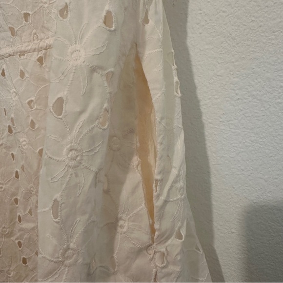 Trovata Kristi Daisy Eyelet Dress - Picture 11 of 16